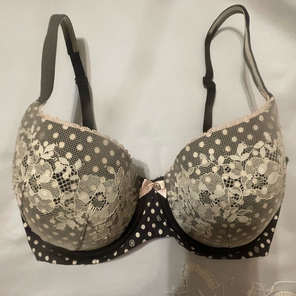 Victoria Secret Romantic Cream and Black Lace Bra - Demi Buste Double - Picture 1 of 3